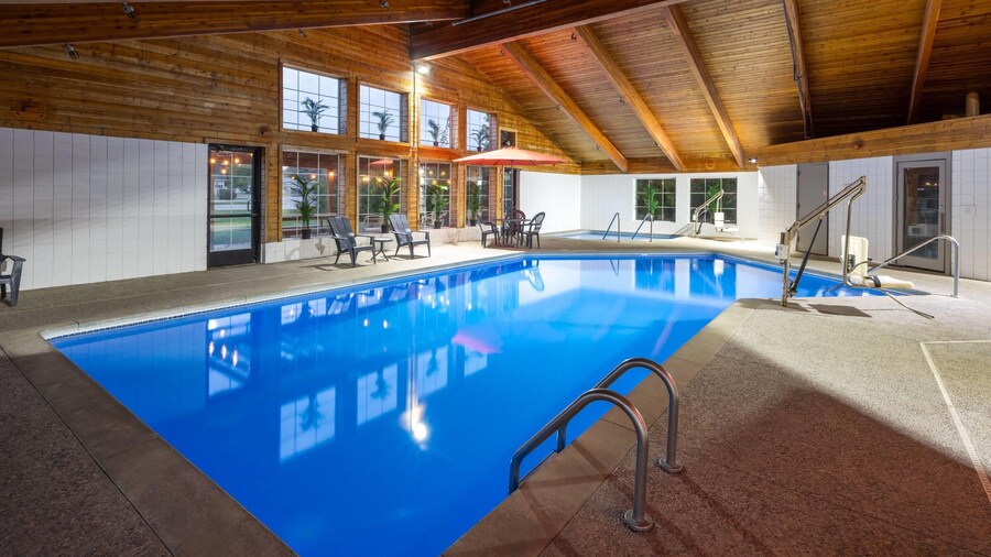 AmericInn by Wyndham Douglas/Saugatuck