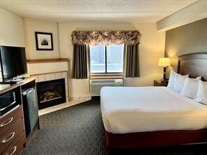 Studio Suite, 1 King Bed, Accessible, Non Smoking | Desk, blackout drapes, soundproofing, iron/ironing board - AmericInn by Wyndham Iowa Falls (Iowa Falls)