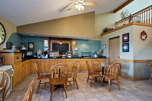 Buffet déjeuner gratuit tous les jours