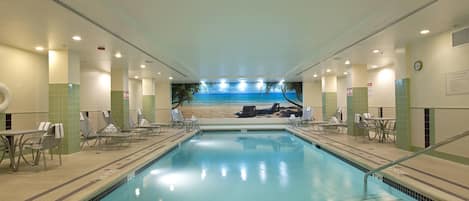 Piscine intérieure