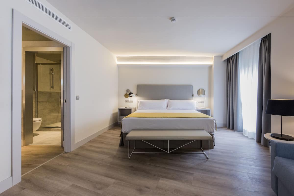 1 bedroom, minibar, in-room safe, desk