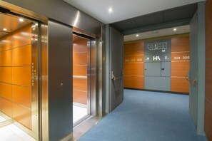 Double Room Single Use | Hallway