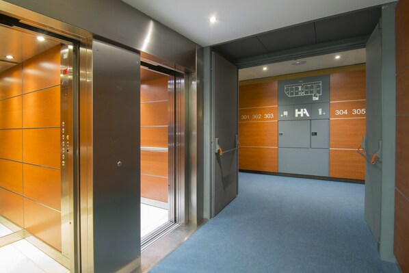 Double Room Single Use | Hallway