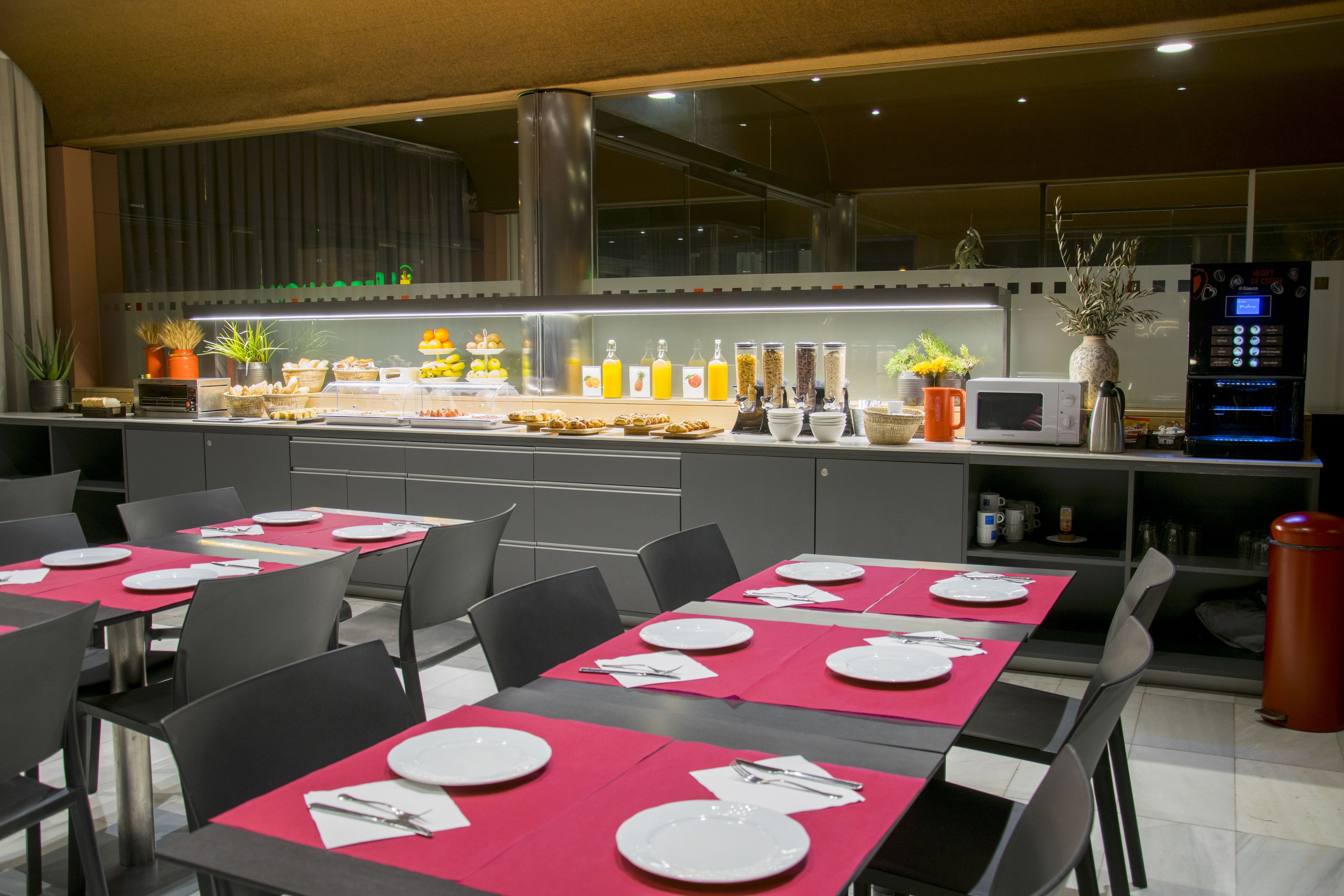 매일 유럽식 아침 식사(1인당 EUR 8.5)