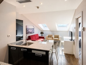 Suite Apartment Deluxe | Private kitchen - Hotel Andia (Orcoyen)