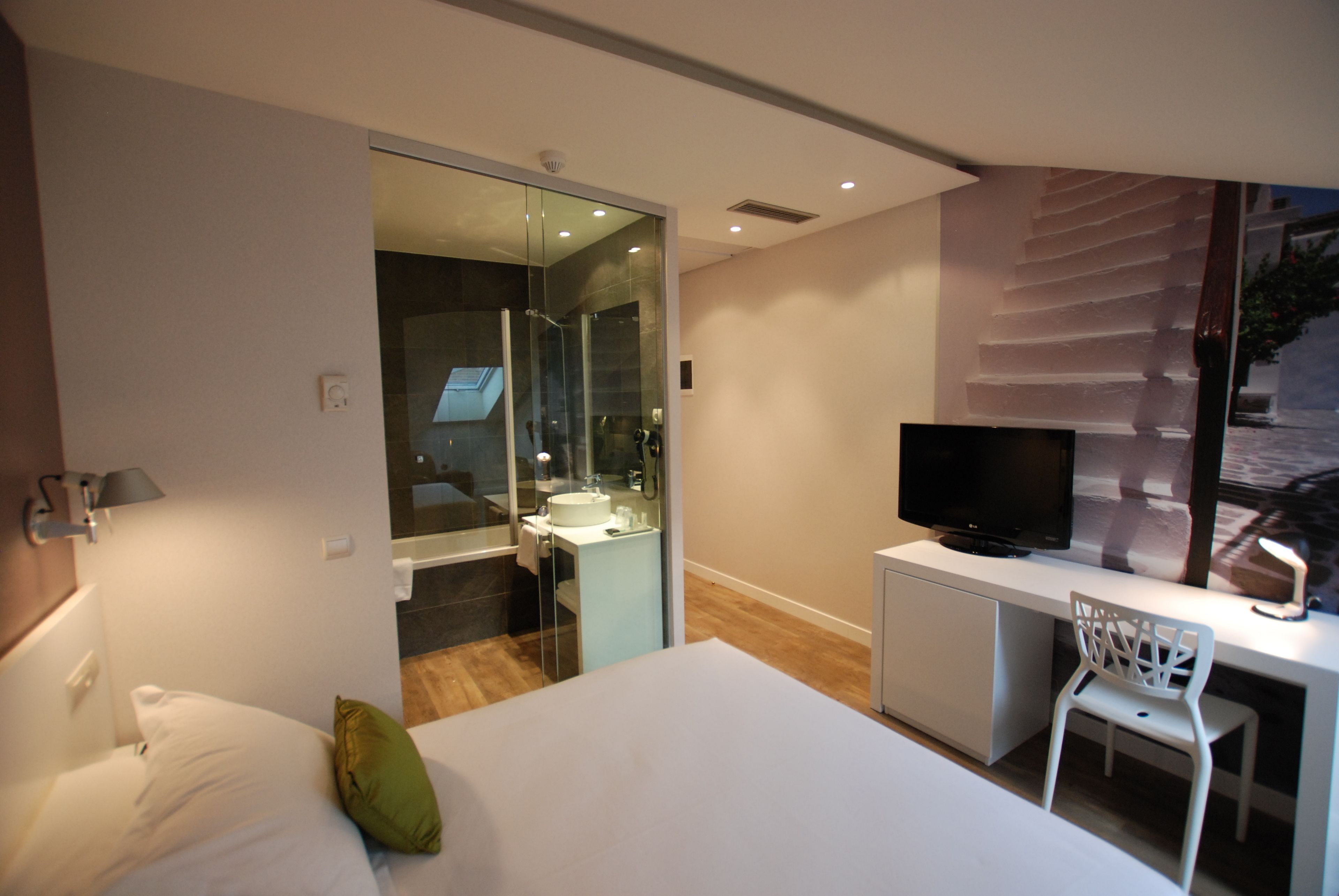 room | premium bedding, down duvets, memory-foam beds, minibar