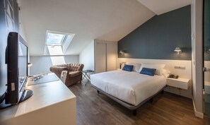 Deluxe-Zimmer | Zimmersafe, Schreibtisch, schallisolierte Zimmer, kostenloses WLAN