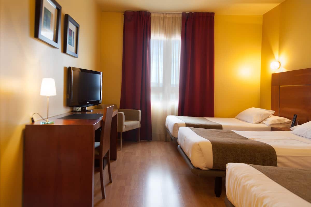 Chambre Triple | Literie de qualité supérieure, couette en duvet d'oie