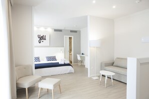 Junior Suite | 1 bedroom, minibar, in-room safe, desk