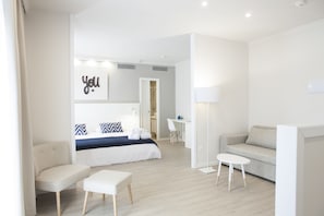 Junior Suite | Minibar, in-room safe, desk, free WiFi