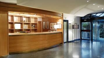 Check-in/check-out kiosk