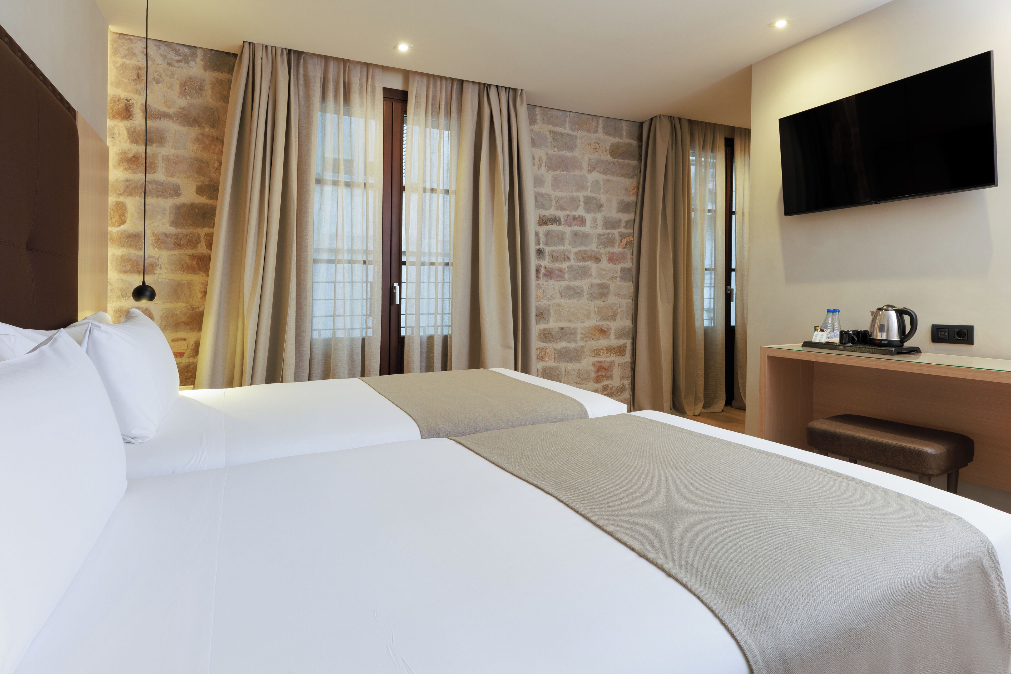 1 bedroom, down duvets, in-room safe, desk