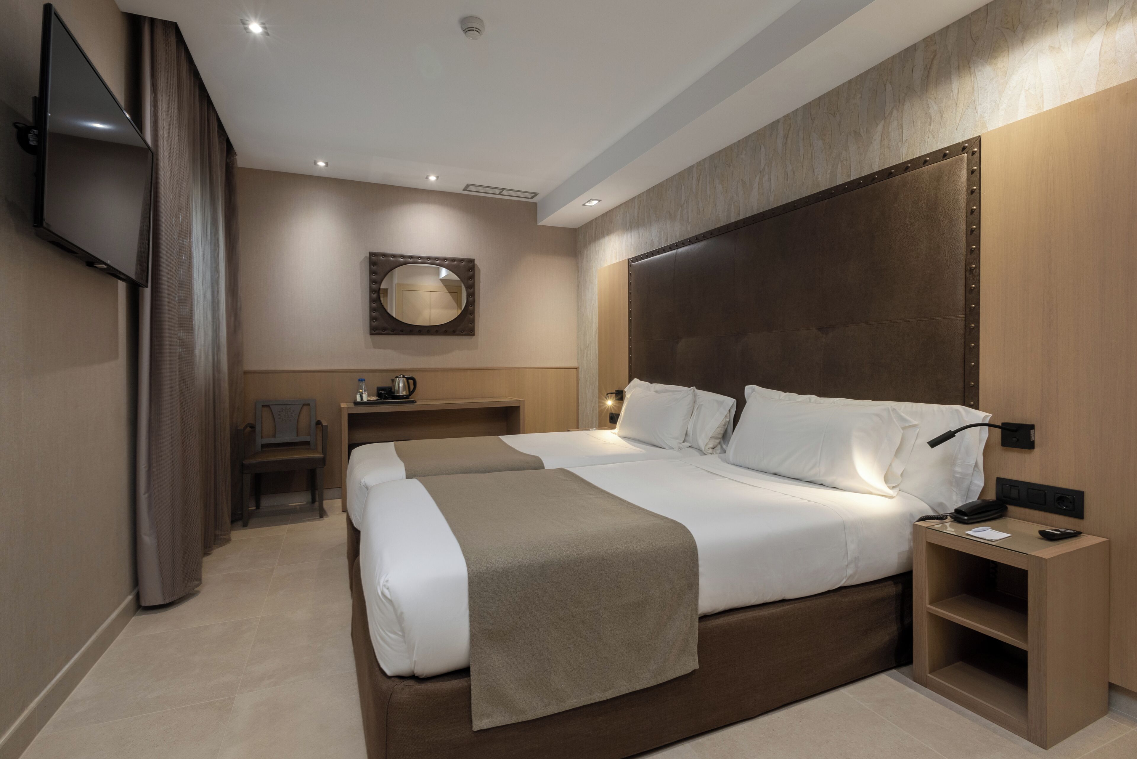 Down comforters, in-room safe, desk, blackout drapes