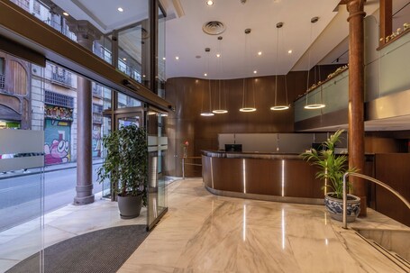Gran Hotel Barcino – Affordable hotel in Barcelona