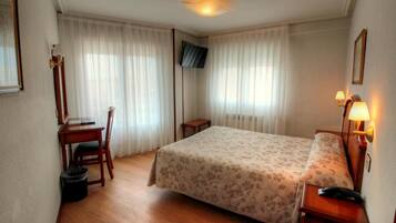 Meja kerja dan Wi-Fi gratis