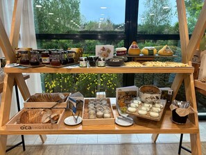 Daily buffet breakfast (EUR 18 per person)