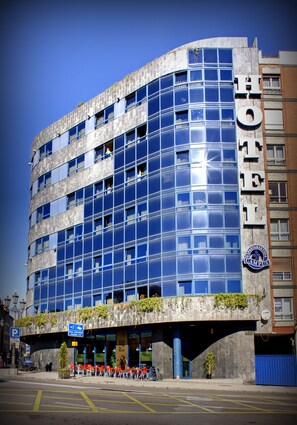 Front of property - Aparthotel Campus (Oviedo)