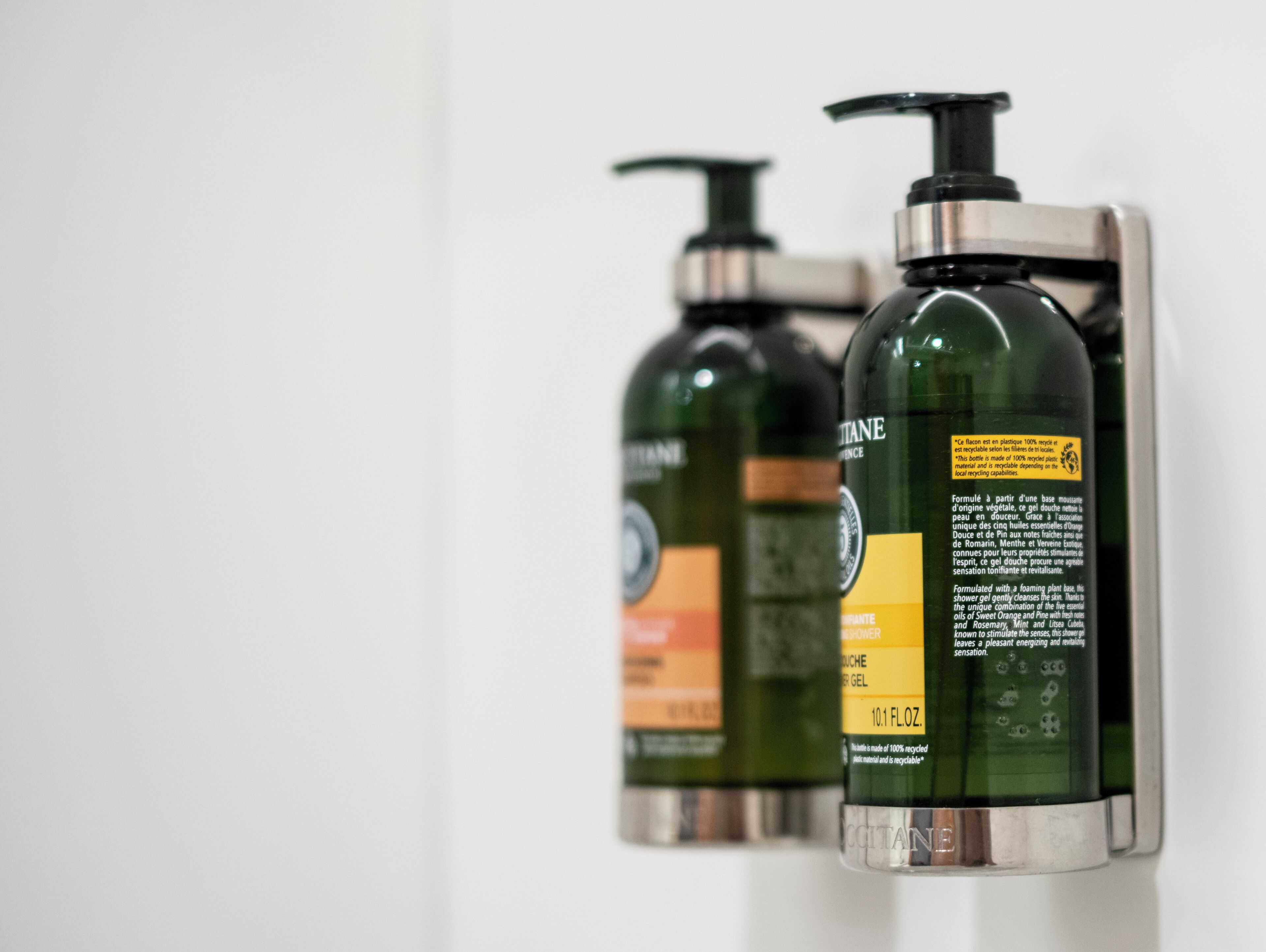 combined shower/bathtub, designer toiletries, hair dryer, bidet