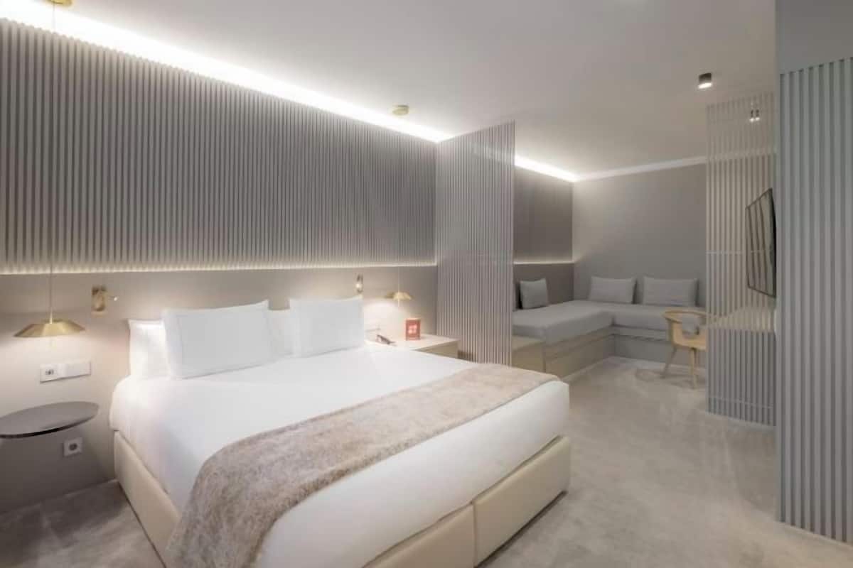 1 bedroom, Egyptian cotton sheets, premium bedding, minibar