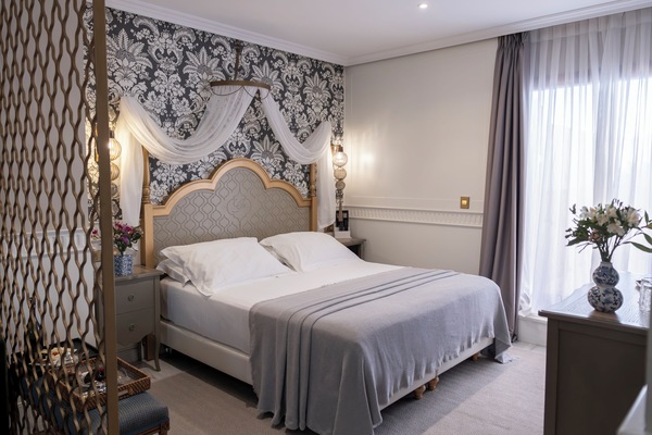 Junior-Doppelzimmer, Terrasse | Hochwertige Bettwaren, Minibar, Zimmersafe, Verdunkelungsvorhänge