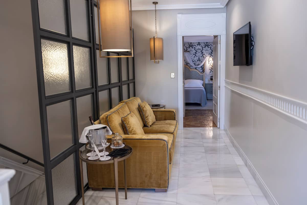 apartment, 2 bedrooms | premium bedding, minibar, in-room safe, blackout curtains