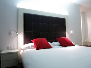 1 dormitorio, ropa de cama de alta calidad, minibar y caja fuerte
