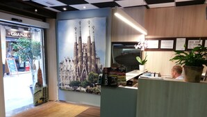 Reception - Hotel Cortes Rambla (Barcelona)