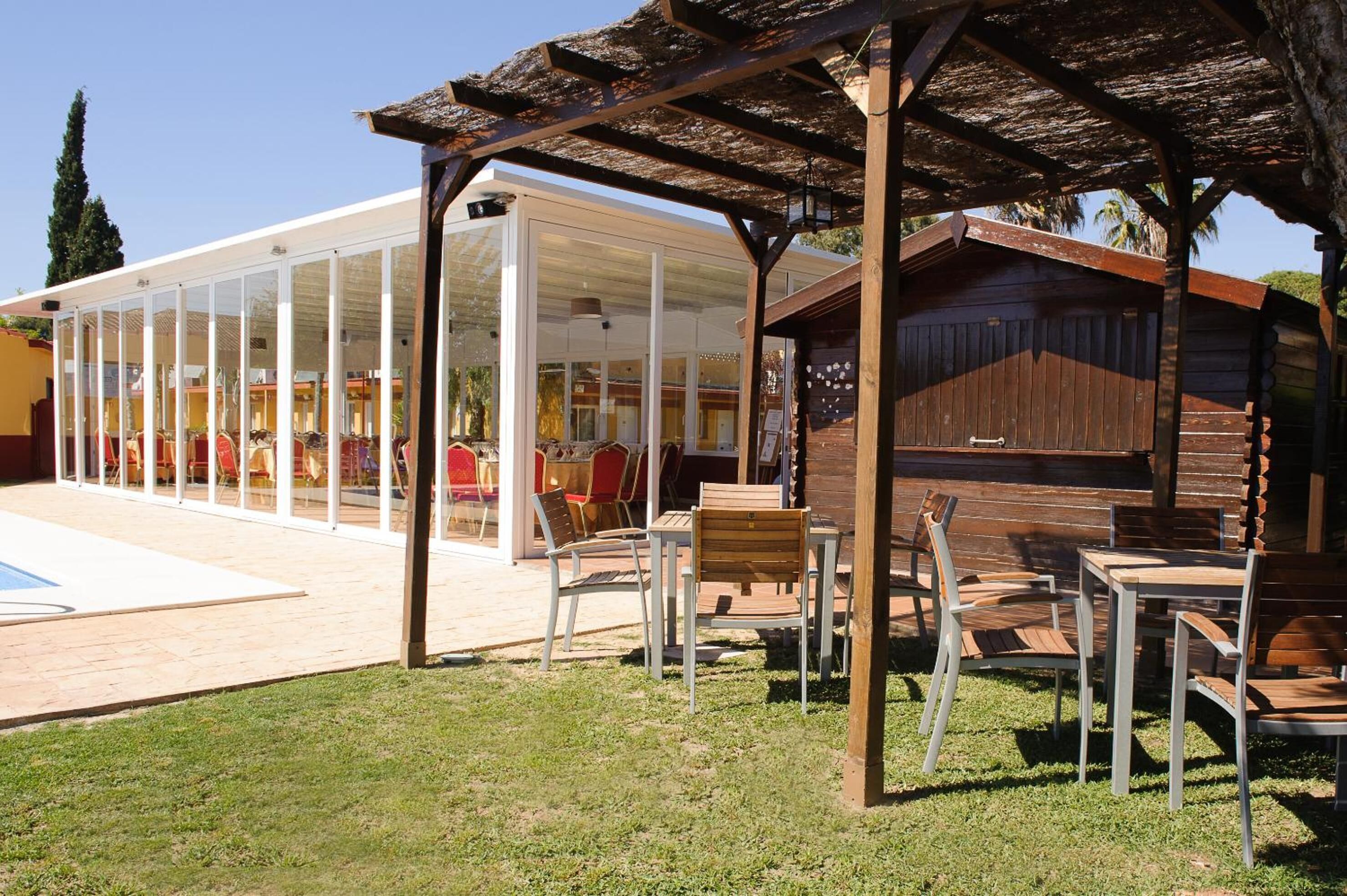 Breakfast, lunch and dinner served