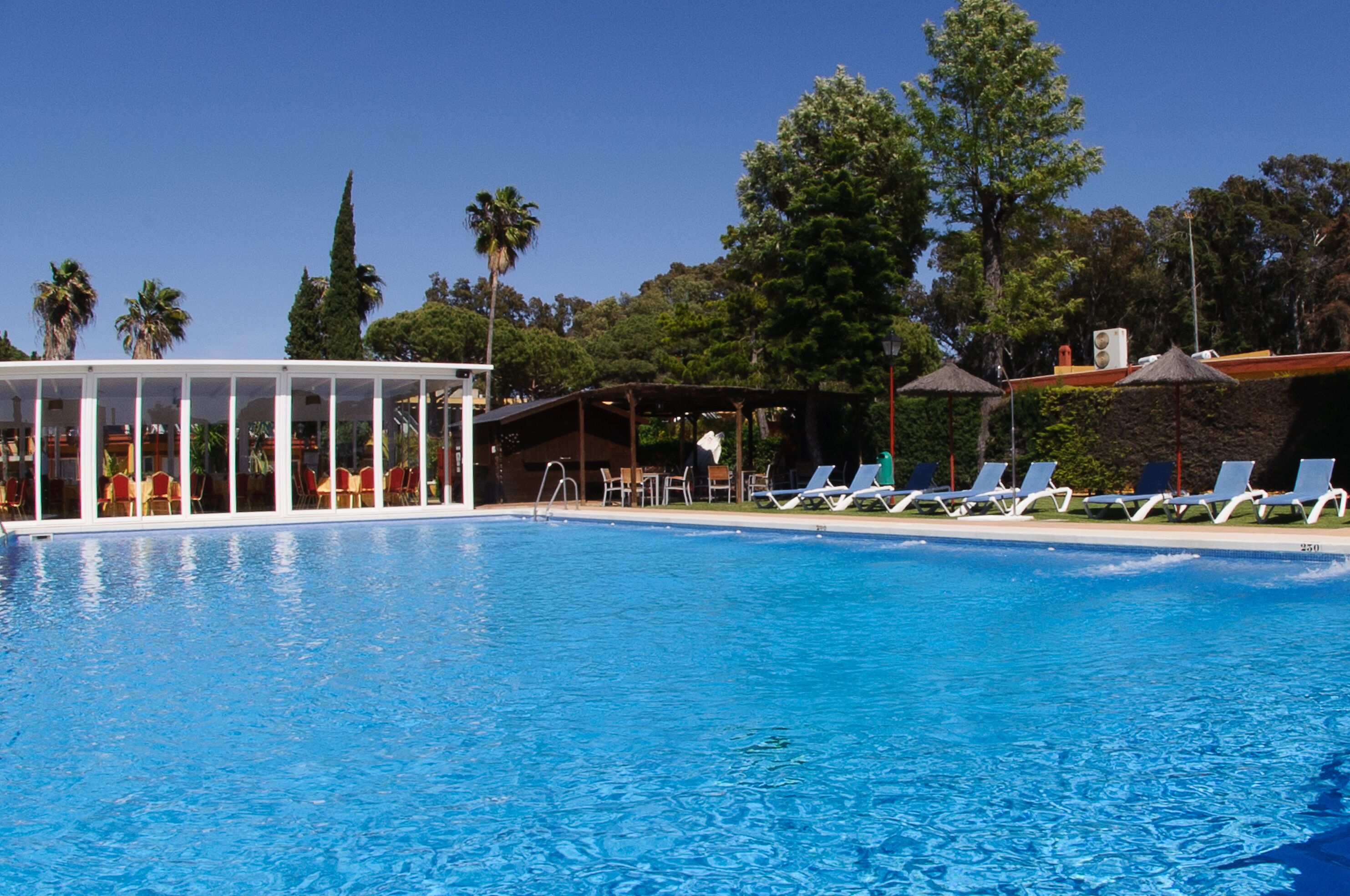 Piscina externa sazonal