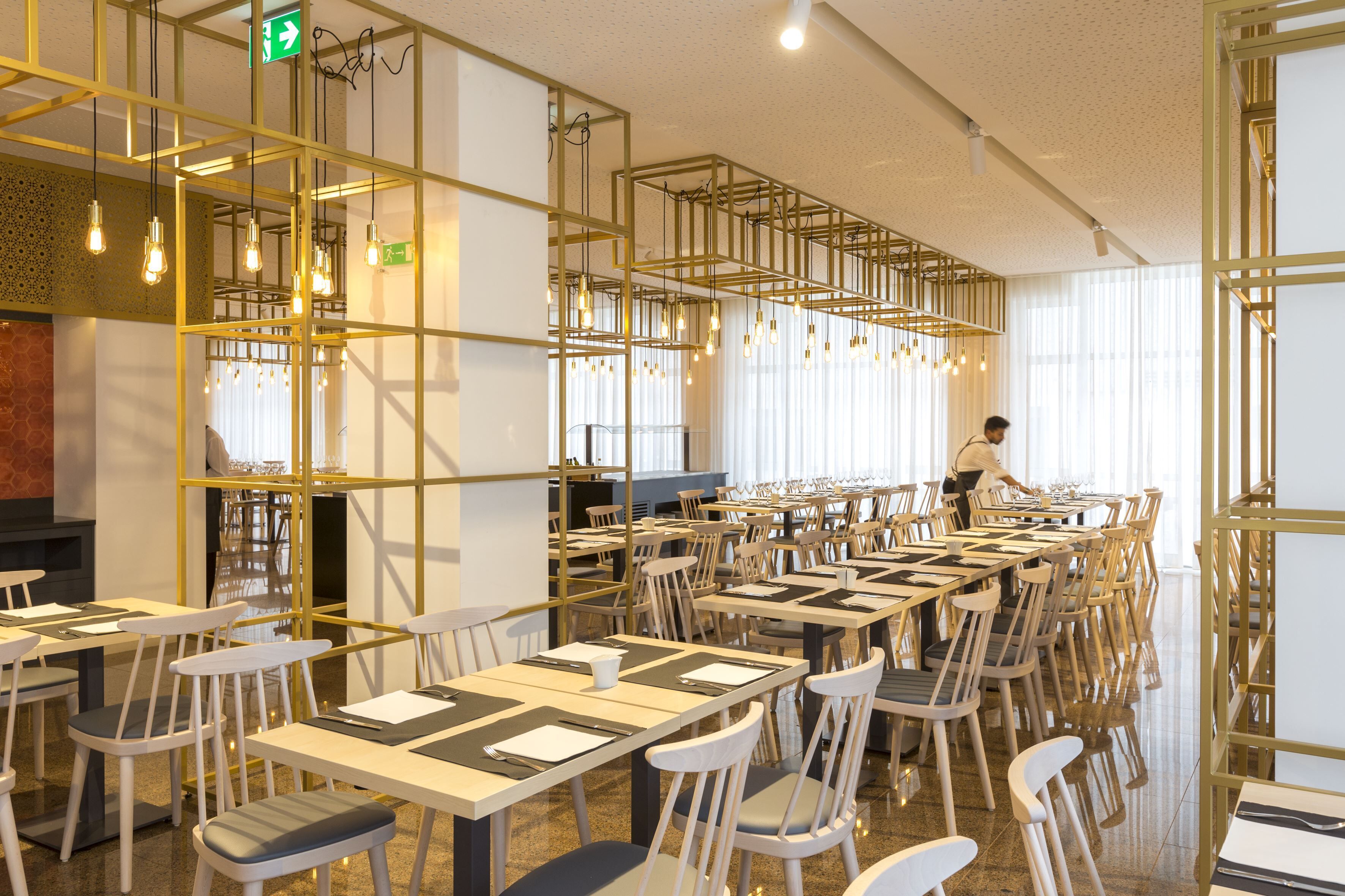 Der serveres morgenmad, frokost, aftensmad og portugisiske retter 