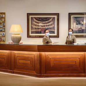 Reception - Evora Hotel (Évora)