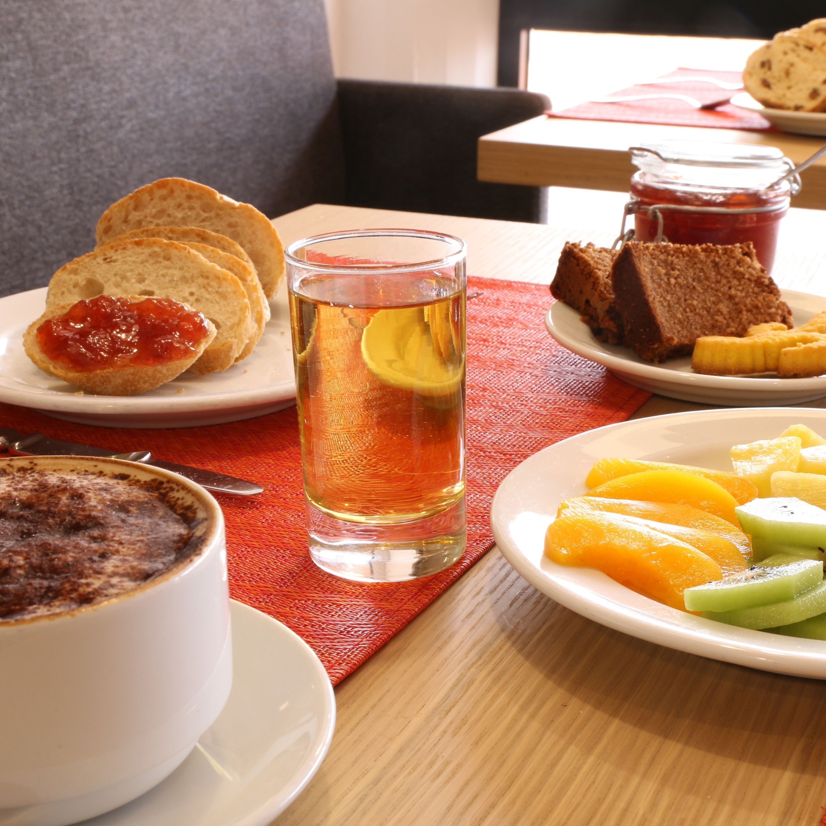 free daily continental breakfast