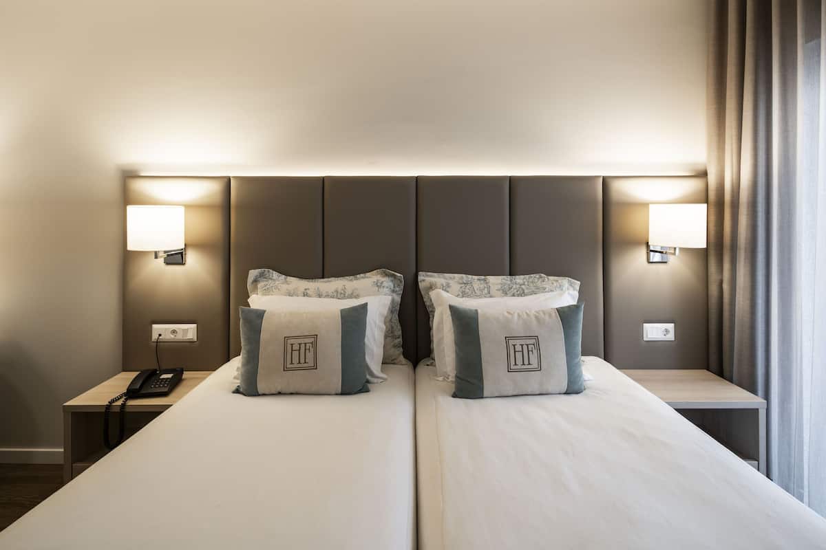 1 bedroom, hypo-allergenic bedding, minibar, in-room safe