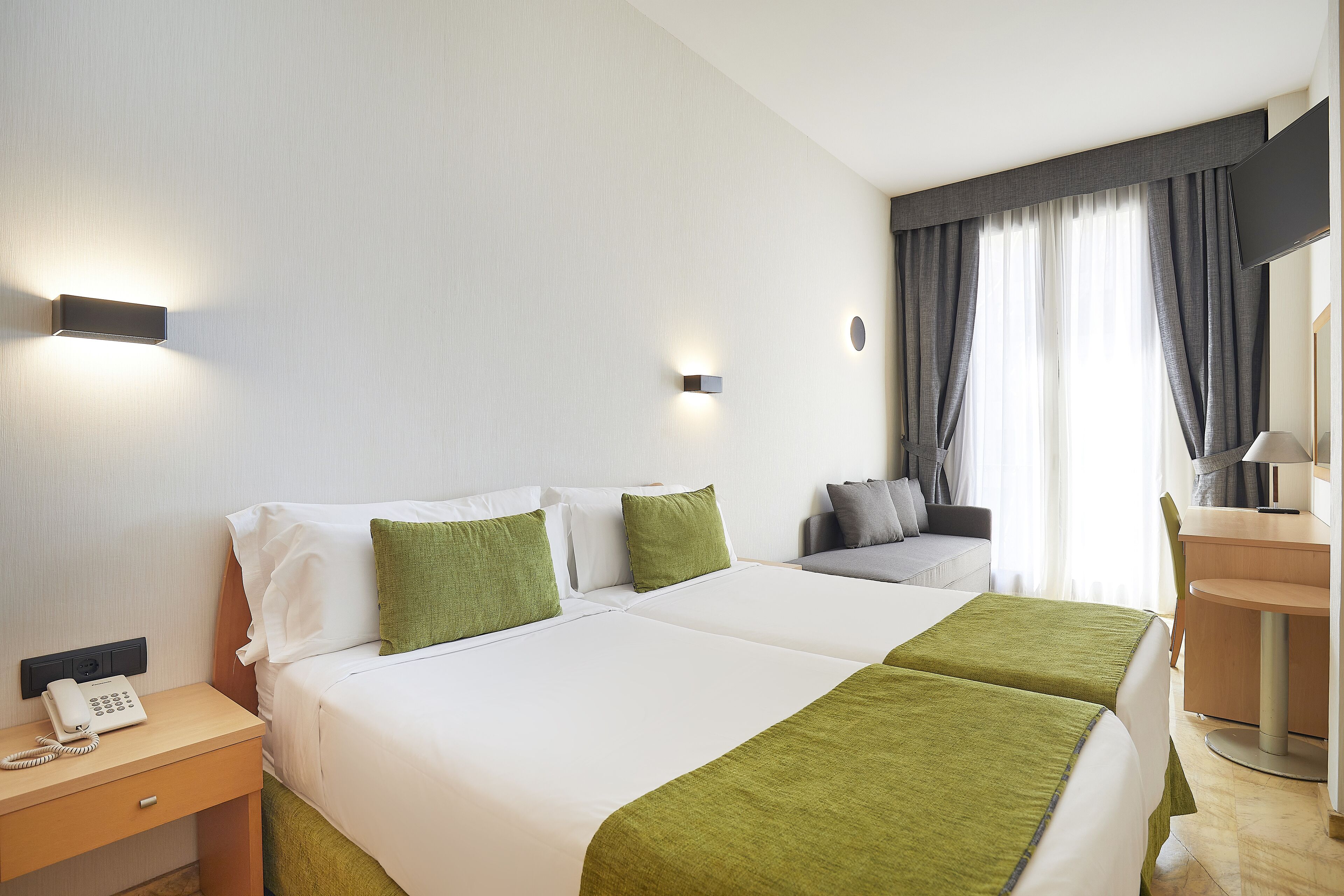 1 bedroom, hypo-allergenic bedding, down duvets, minibar