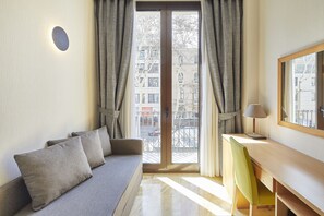 Chambre avec lits jumeaux, balcon, vue ville (Rambla)