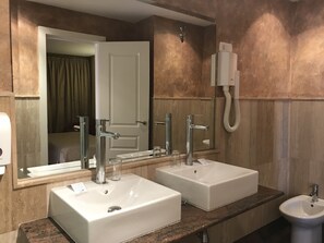 Junior-Suite | Badezimmer