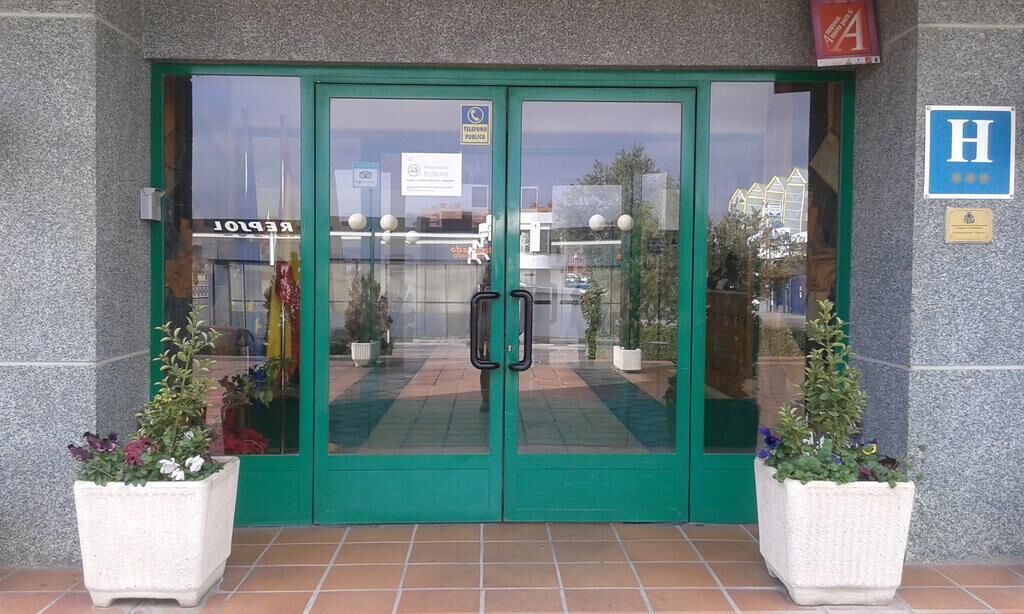 تفاصيل الفندق من الخارج