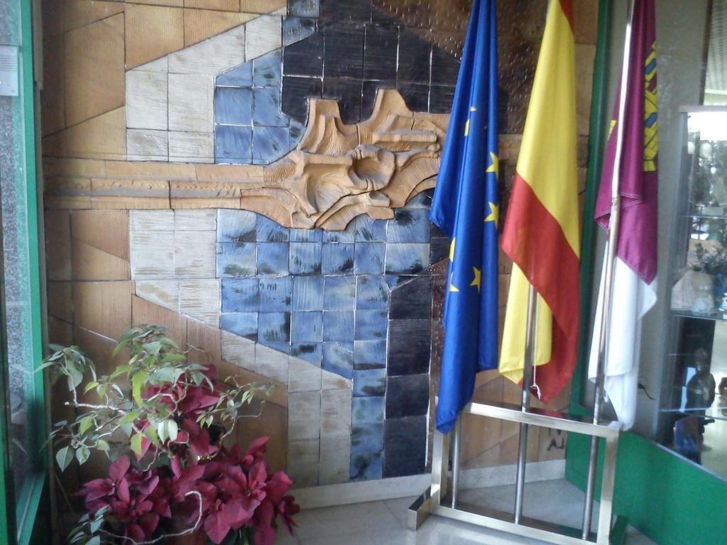 المنشأة من الداخل