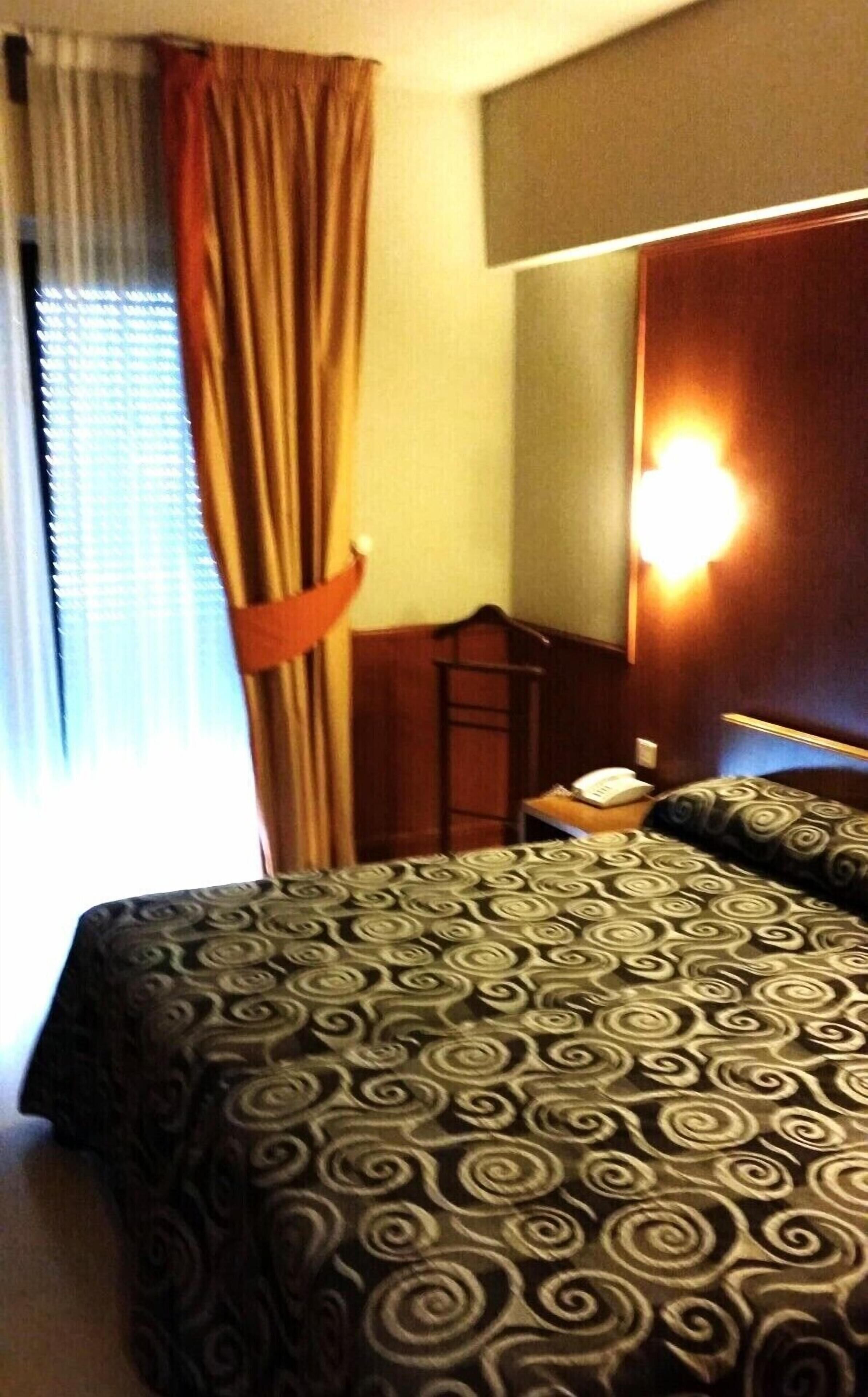 In-room safe, desk, soundproofing, free WiFi