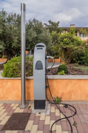 Borne de recharge pour véhicule électrique