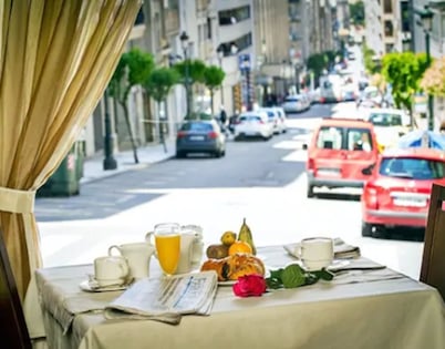 Ipanema Hotel by gaiarooms