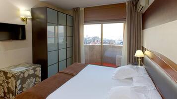 In-room safe, desk, free WiFi, bed sheets