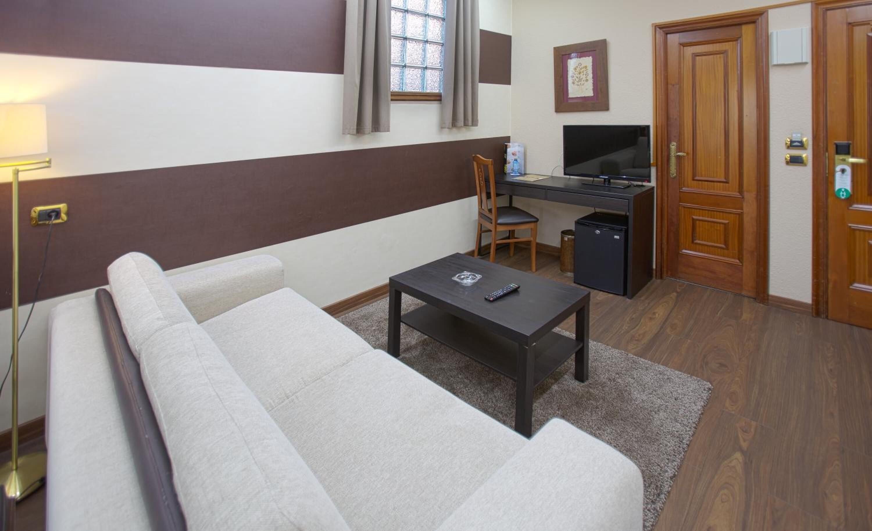 32-inch tv with digital channels