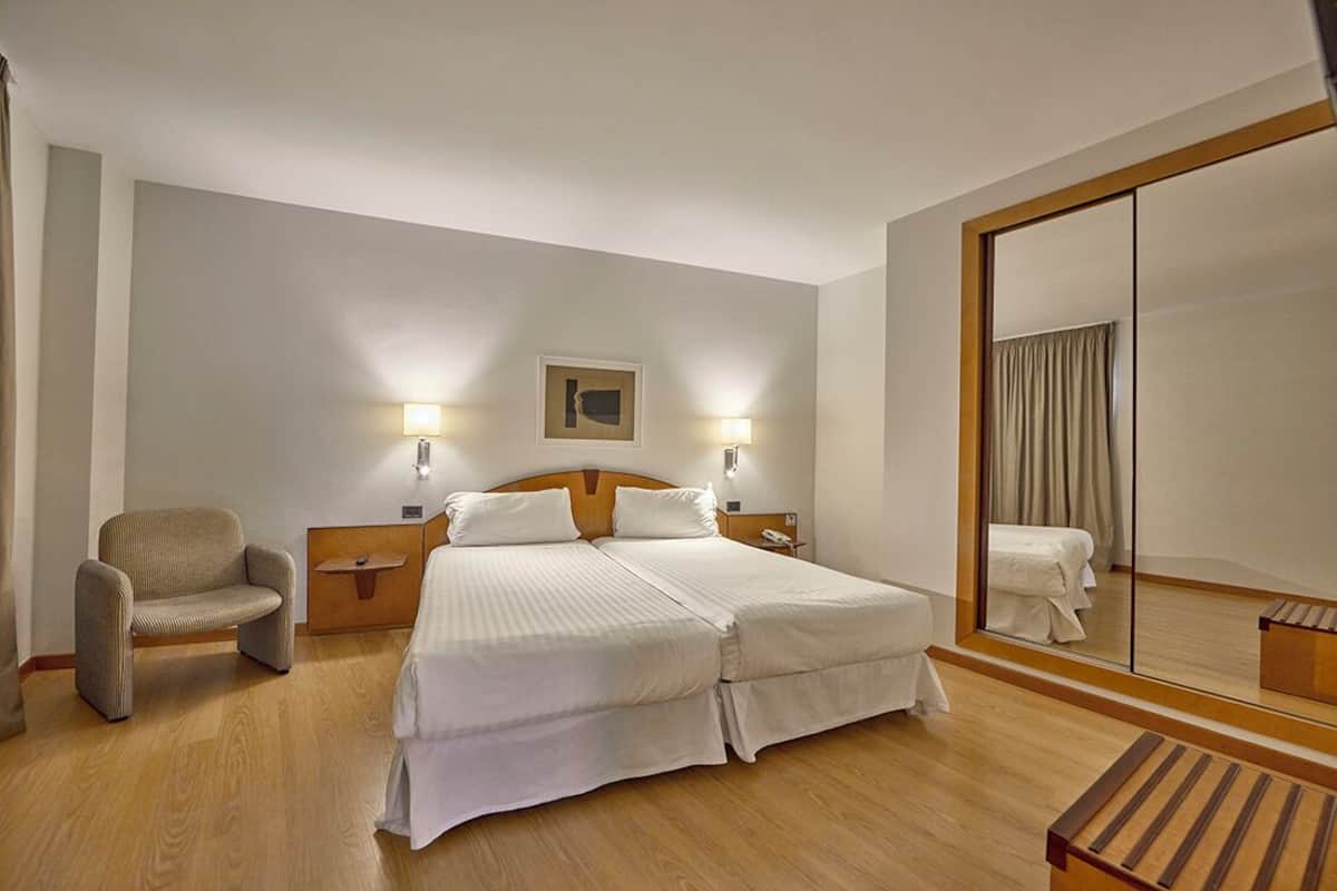 Suite junior | 1 dormitorio, minibar, caja fuerte y escritorio