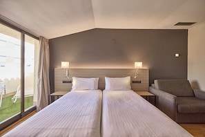 Double Room (with extra bed) | 1 bedroom, minibar, in-room safe, desk