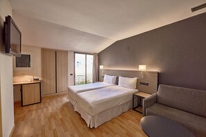Double Room (with extra bed) | 1 bedroom, minibar, in-room safe, desk