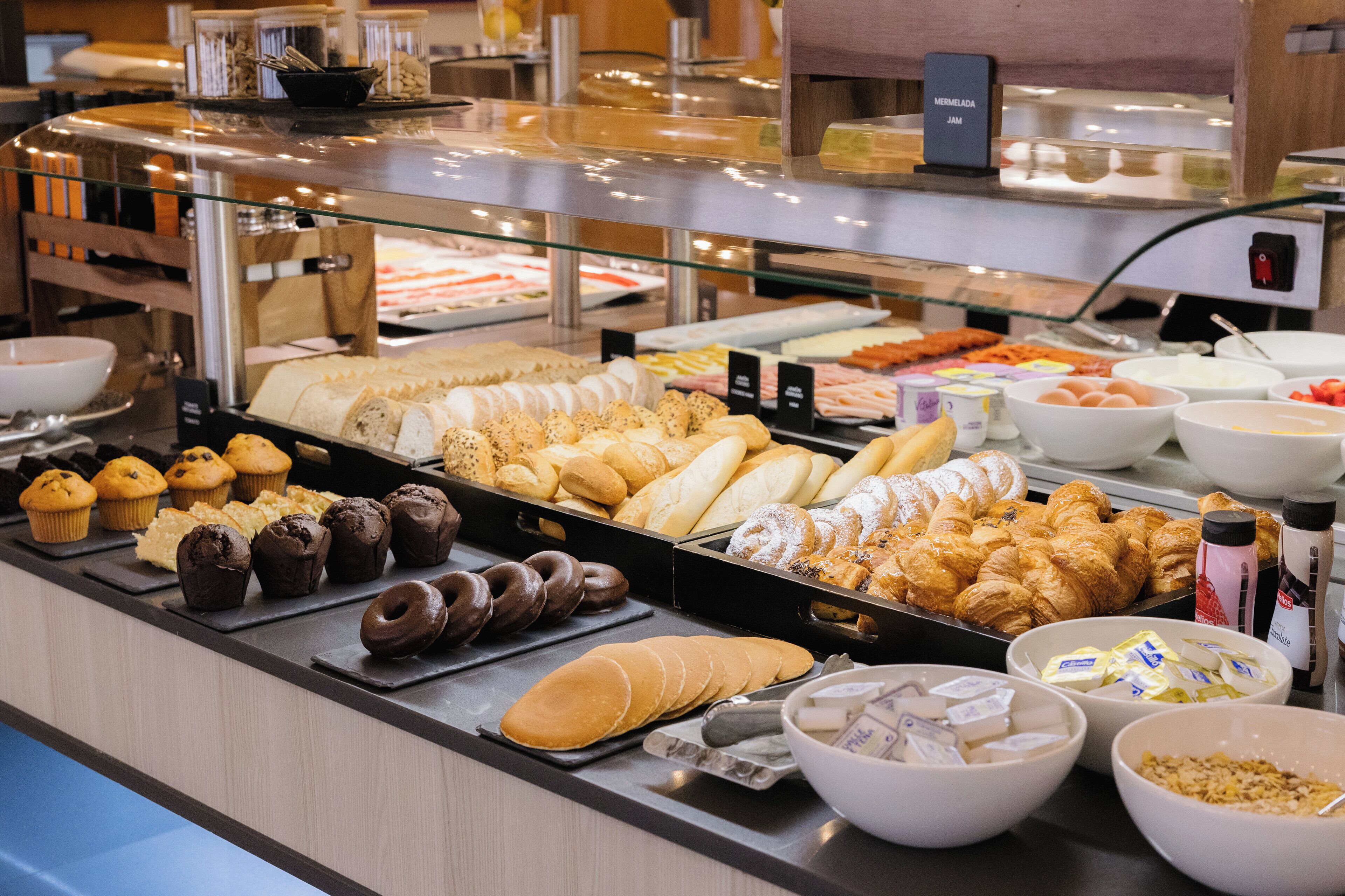 daily buffet breakfast (eur 12 per person)