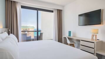 1 bedroom, premium bedding, down comforters, in-room safe