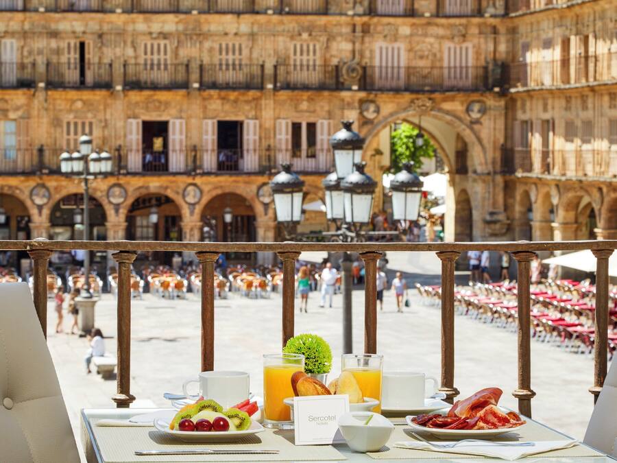 Dagelijks ontbijtbuffet (EUR 11 per persoon)