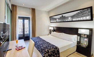 Quarto duplo clássico (Exterior View) | Frigobar, cofres nos quartos, escrivaninha